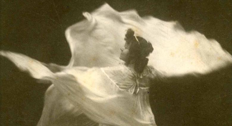 "Loïe Fuller in La Danse Blanche" 1898 Courtesy Maryhill Museum of Art.